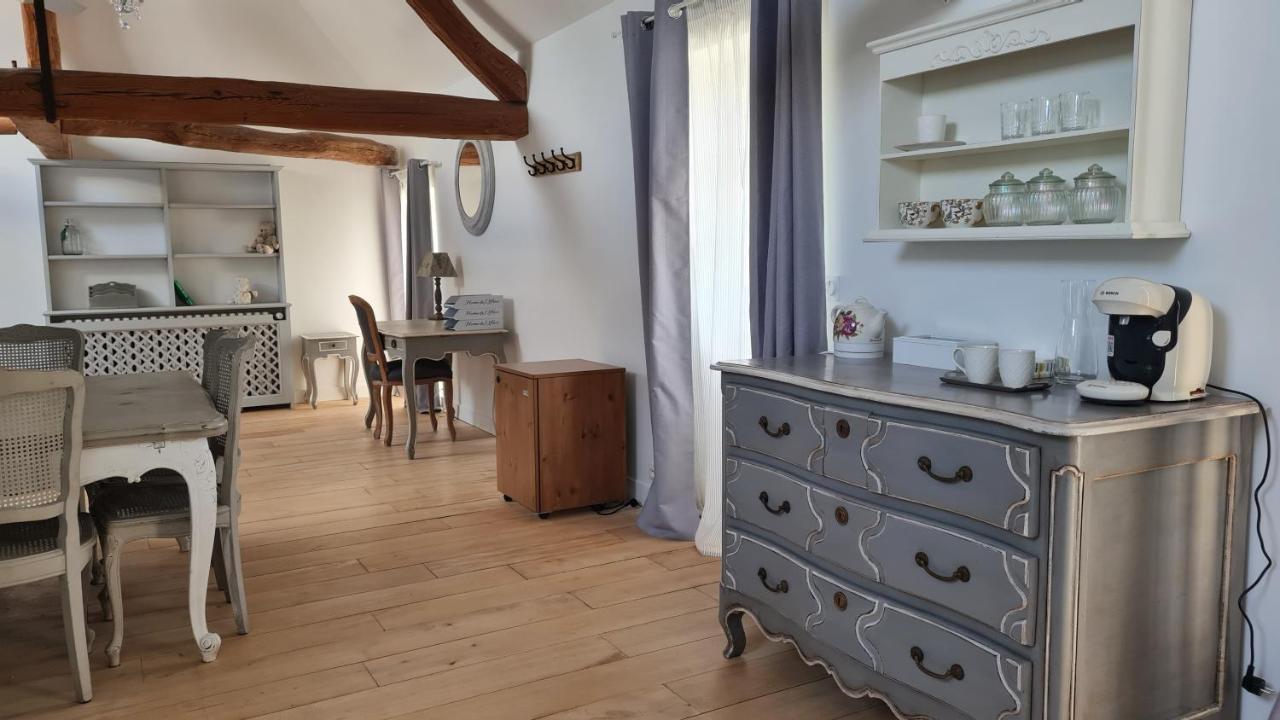 Belle Suite Dans Corps De Ferme - Logement Alicia Villiers-sous-Grez Exterior foto